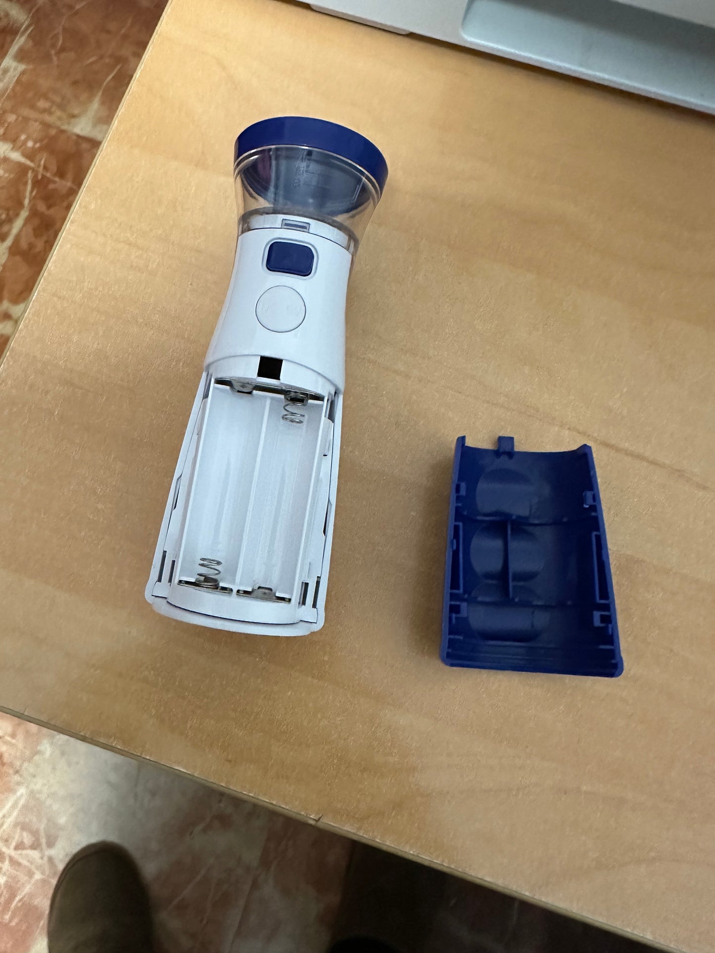 Nebulizador portátil manual con depósito de 200 ml, incluye 3 máscaras y cable USB - Funciona con 2 pilas AA no incluidas, nebulizador bebe, humidificador bebes, humidificador bebes mocos y tos