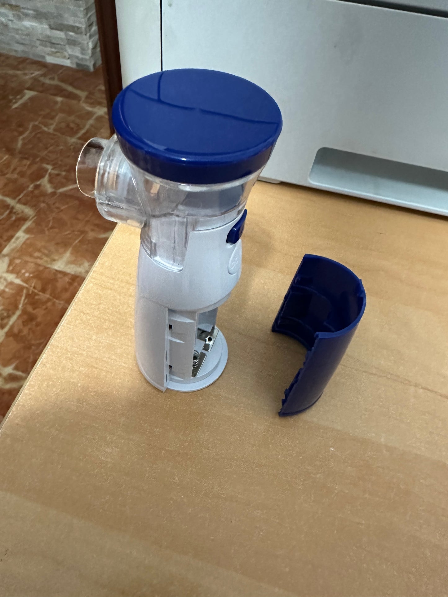 Nebulizador portátil manual con depósito de 200 ml, incluye 3 máscaras y cable USB - Funciona con 2 pilas AA no incluidas, nebulizador bebe, humidificador bebes, humidificador bebes mocos y tos
